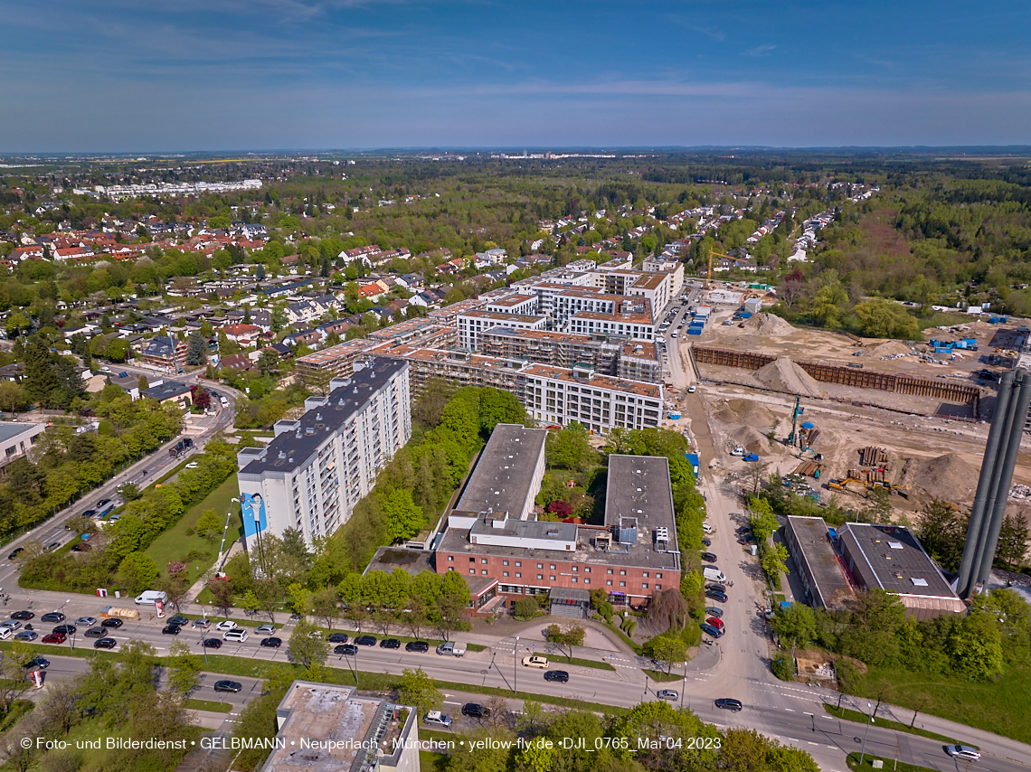 04.05.2023 - Luftbilder vom Alexisqaurtier und Pandion Verde in Neuperlach